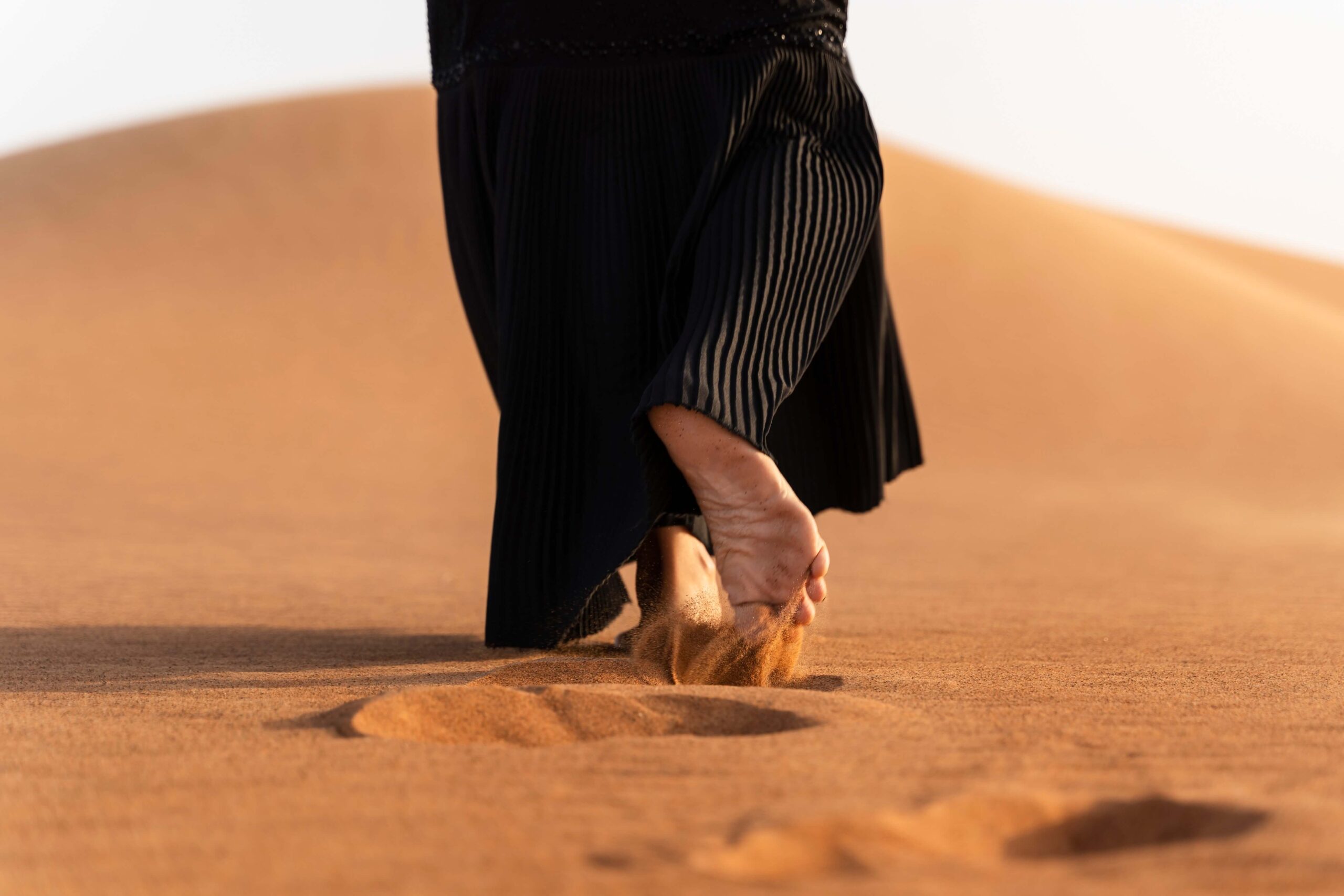 woman-wearing-hijab-desert (1)